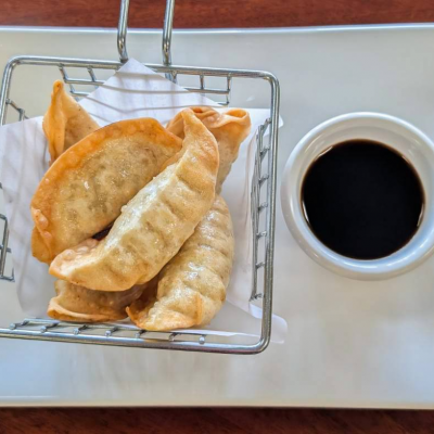 A4. Chicken Pot Stickers (6)