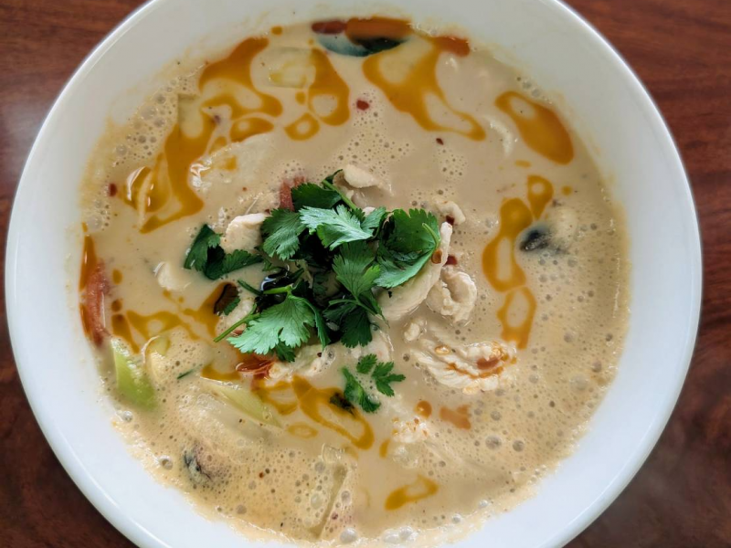 S2. Tom Kha