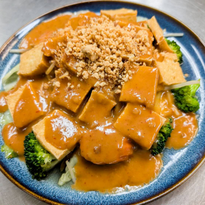 N8. Pra Ram Noodle