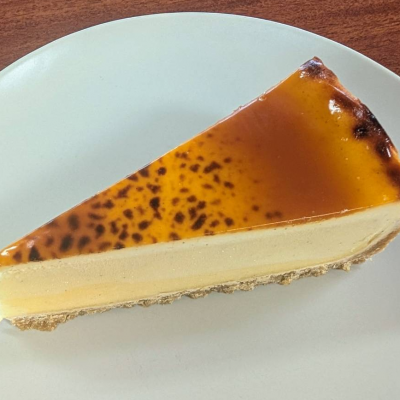 D4. Crème Brûlée Cheesecake.
