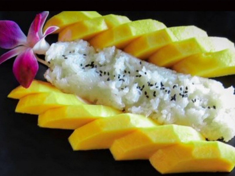 Sweet Sticky Rice with Mango (Seasonal)