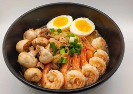 R2 Tom Yum Ramen
