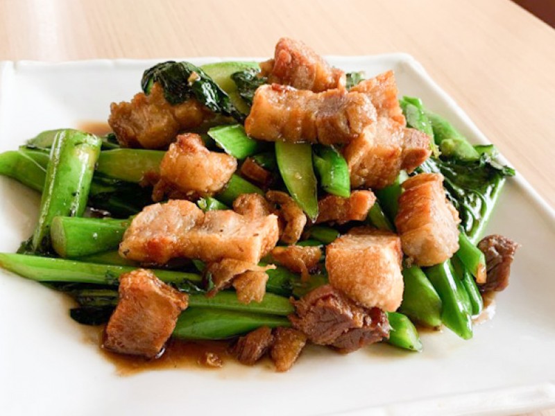 Chinese Broccoli with Crispy Pork