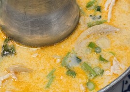 TOM KHA