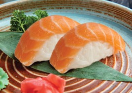 SALMON SUSHI (2)