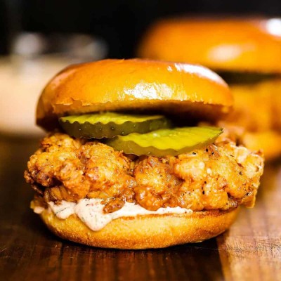 2 Chic Wings Sandwich