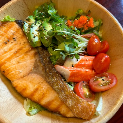 Grilled Salmon Salad
