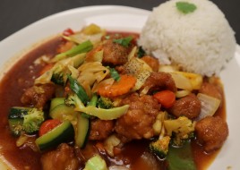 Pad Praew Wan(Thai sweet and sour chicken)
