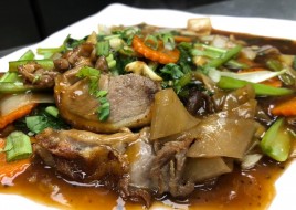 Pink Truck Duck (Deep Fried Duck With Noodle)