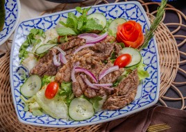 Tenderloin Steak Salad