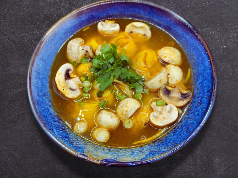 WONTON TOM YUM SOUP