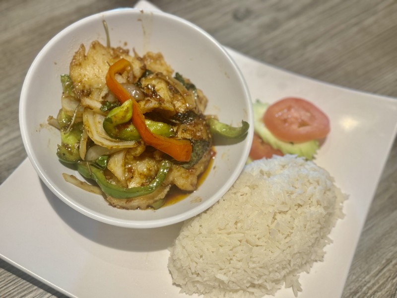 Spicy Fish Fillet with Basil (Served with Rice)