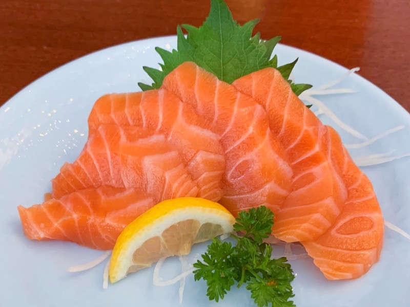 SALMON SASHIMI (5 Pcs)