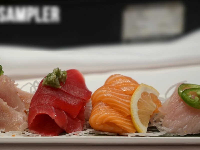 SASHIMI SAMPLER (10 Pcs)