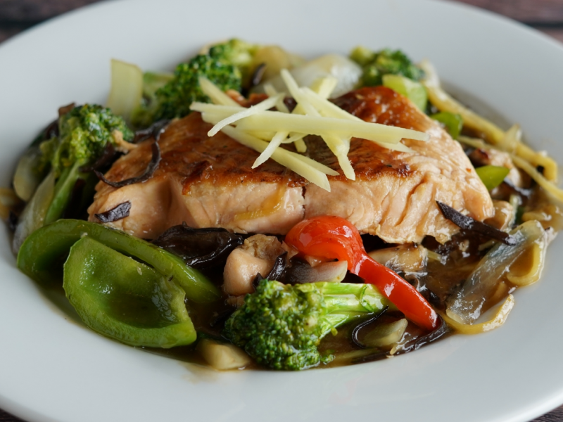 SP10. Pad Ginger Salmon