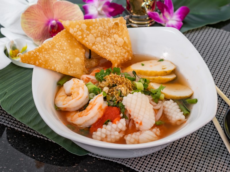 Seafood Yen Ta Four