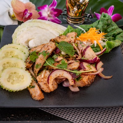 Spicy Grilled Pork Jowl Salad