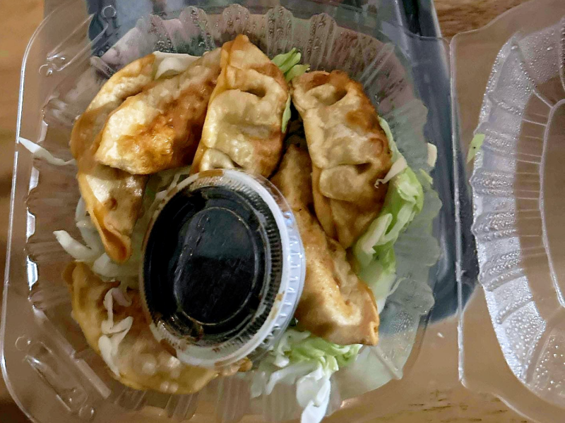 Fried chicken dumplings (6)