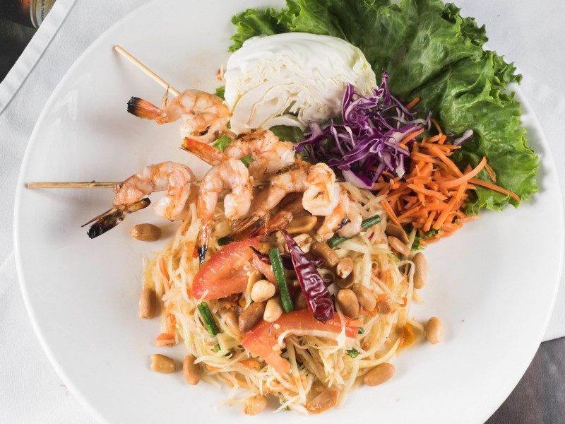 Papaya Salad with Grilled shrimp