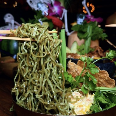 Ba Mee Gyo Moo Dang and Blue Crab