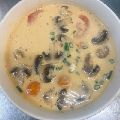 18. Tom Kha Coconut Soup (Large)