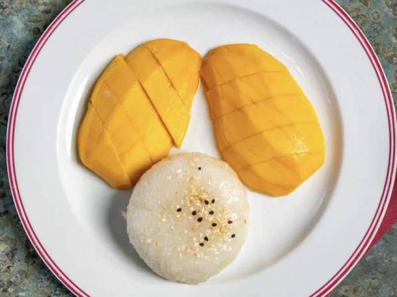 Mango w/ Sweet Rice