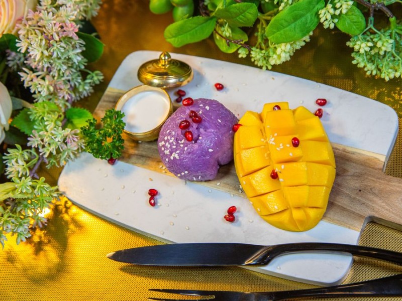 Sweet Rice with Mango