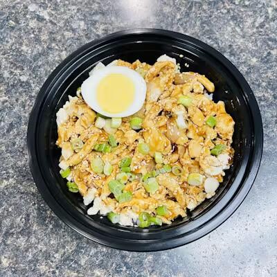 Oyakodon (Japanese Chicken Rice Bowl)