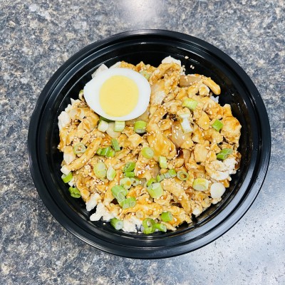 Oyakodon (Japanese Chicken Rice Bowl)