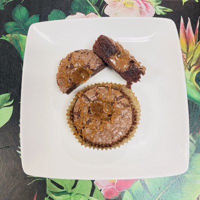 Molten Caramel Drizzled Brownue (2)