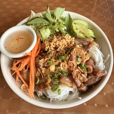 SOFT RICE NOODLE SALAD