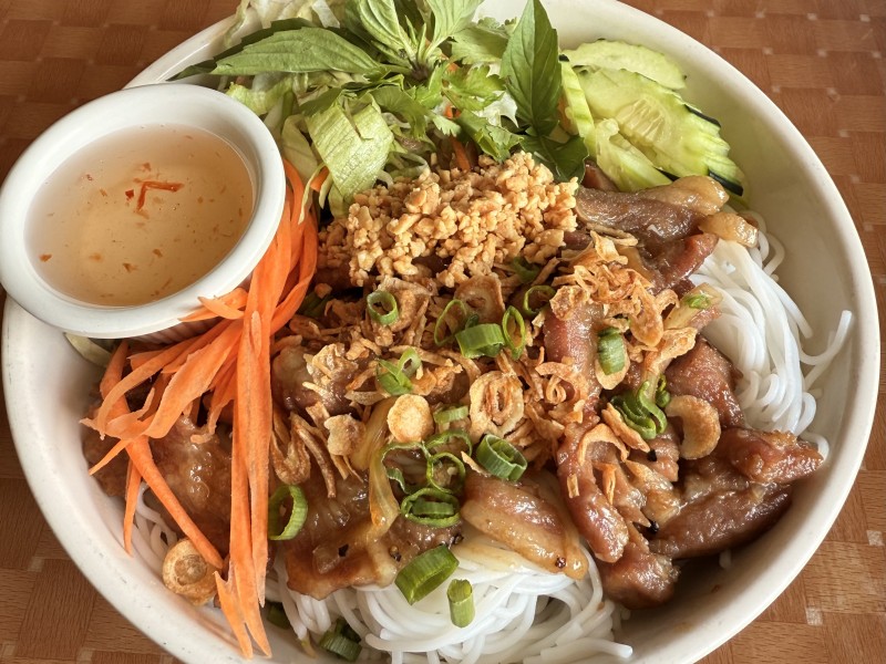 SOFT RICE NOODLE SALAD