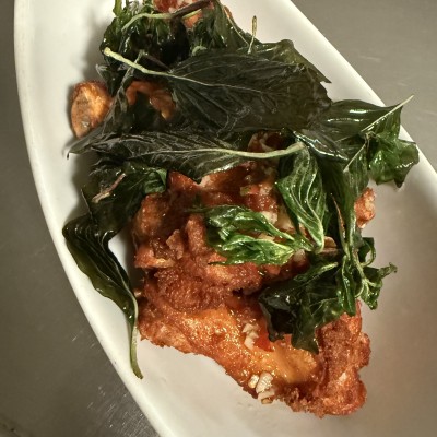 Thai Spicy Wings (Curry or Basil Garlic Sauce)