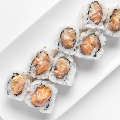 Spicy Salmon Cut Roll (8pcs)
