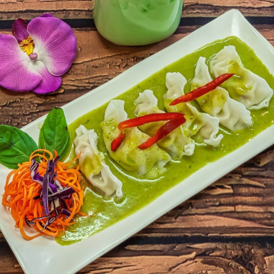 Dumpling With Curry Sauce (6 Pcs)