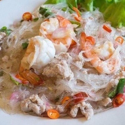 Yum Woon Sen (Spicy glass noodle salad)