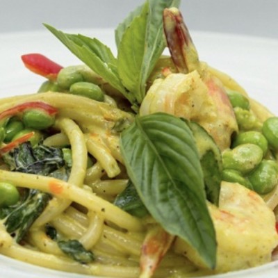 Spaghetti green curry chicken