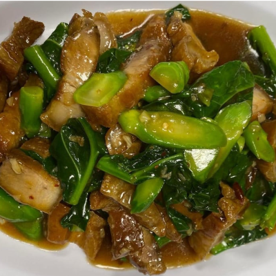 HS8 Crispy Pork Belly with Chinese Broccoli
