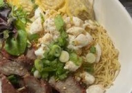 Bamee Crabmeat Moo Dang Noodle (No Broth) บะหมี่แห้งปูหมูแดง