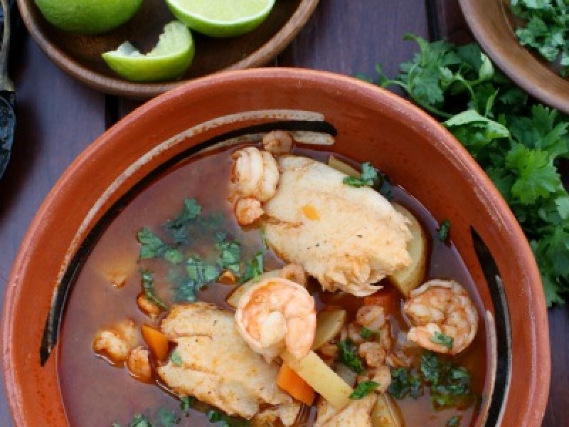 Caldo De Camaron y Pescado
