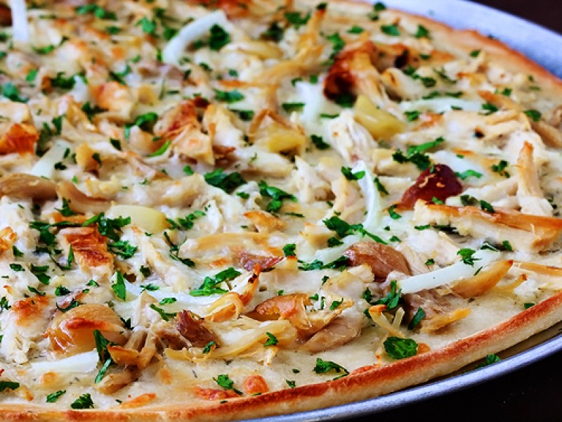 Garlic Chicken Pizza