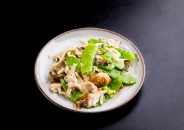 Steamed Chicken with Mushrooms and Pea Pod