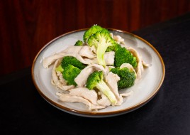 Steamed Chicken with Broccoli