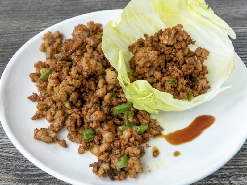 Minced Chicken in Lettuce Cup (6)