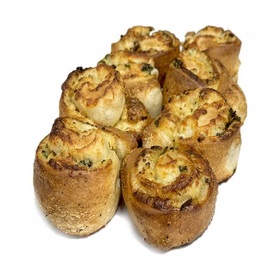 Garlic Parmesan Roll Knot