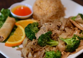Pad See-Ew Dinner