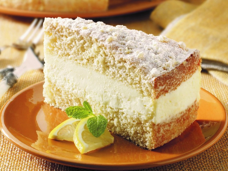 Lemon Italian Cream Cake