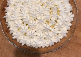 Banana whipped cream pie