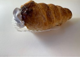 Meringue Horns Pastry