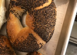 poppyseed horn bun